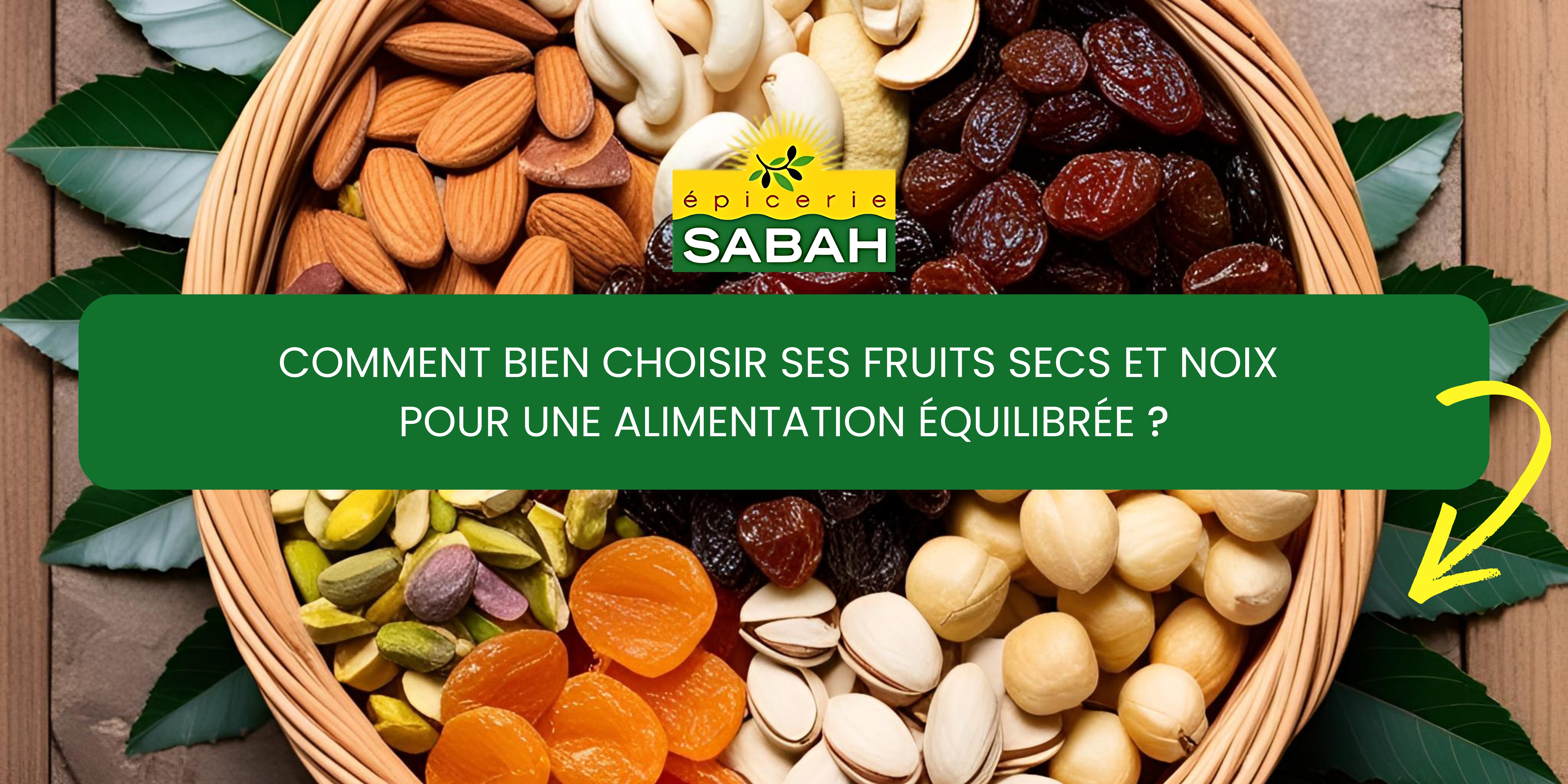 panier avec mélange de fruits secs et noix 